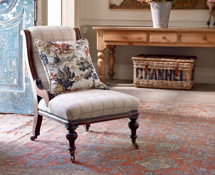 chair upholstery repair by carpentry dubai