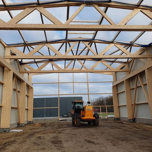 Timber roof truss construction